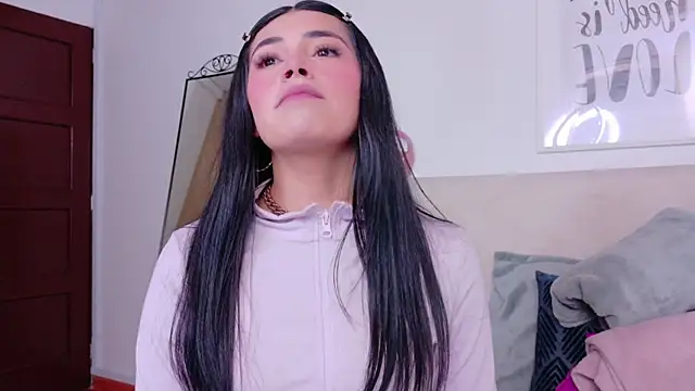 SaritaBratz online show from November 5, 8:36 pm