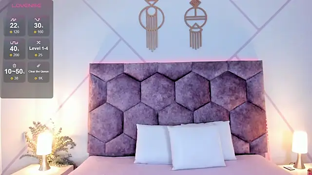 aurora collinss  online show from February 13, 12:40 pm