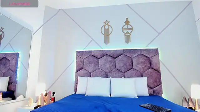 Snapshot of aurora_collinss_ chatting on September 25, 12:59 pm aurora collinss online show from September 25, 12:59 pm