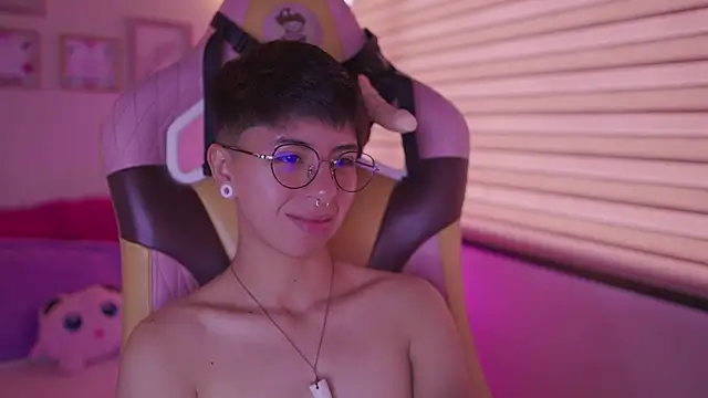 tommy blue online show from May 29, 1:42 pm