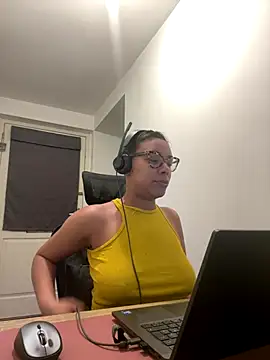 Melia Rayne online show from December 16, 3:07 pm