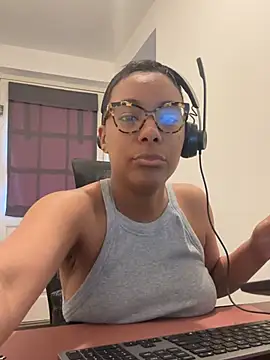 Melia Rayne online show from April 8, 9:33 am