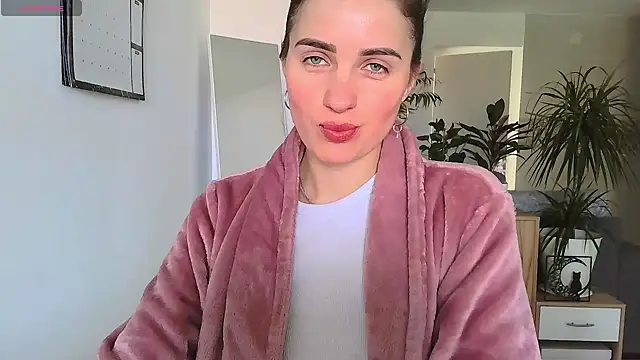 neferutt online show from February 17, 1:32 pm