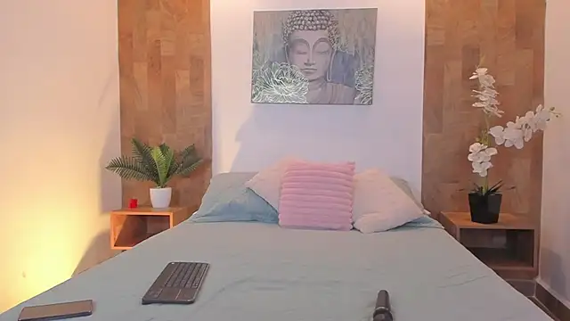 isabella winkler online show from April 7, 11:56 am