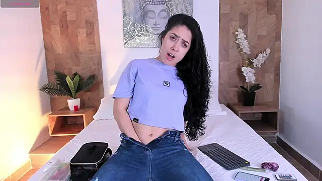 isabella winkler online show from May 30, 11:30 am
