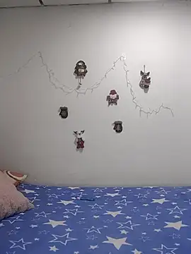 mialorents online show from December 13, 8:37 pm