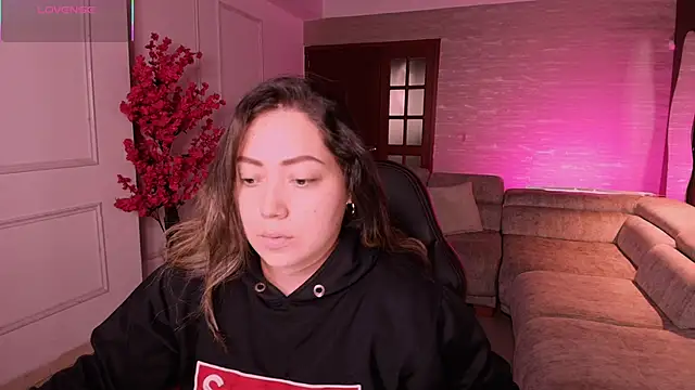 heidy johns online show from April 7, 3:41 am