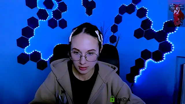 mona cloud online show from February 14, 8:55 pm