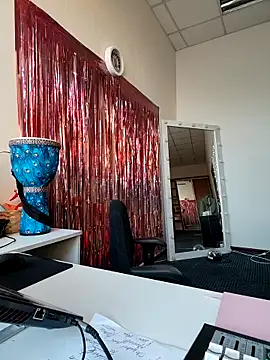 Juicy PeachLux online show from November 20, 5:52 am