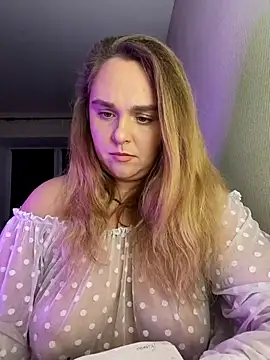 Juicy PeachLux online show from September 22, 6:39 pm