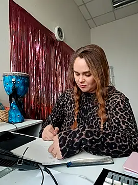 Juicy PeachLux online show from November 27, 6:49 am