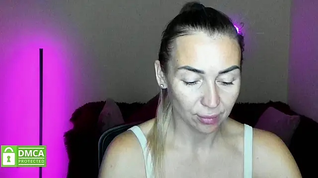 Kiss julli88I online show from October 15, 5:37 pm