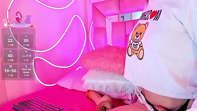 Small Hot19 online show from October 25, 11:07 am