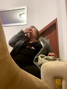 Luna-nevada online show from January 13, 12:05 am