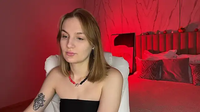  Vikky Moon  online show from October 22, 12:59 am