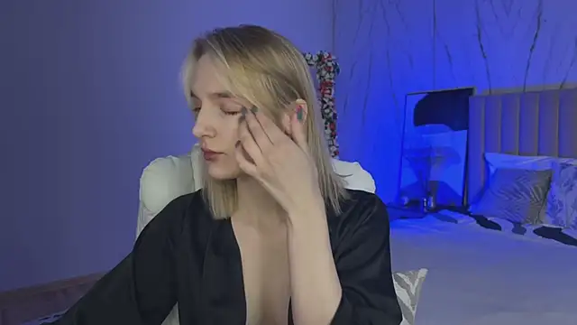  Vikky Moon  online show from April 19, 12:54 am