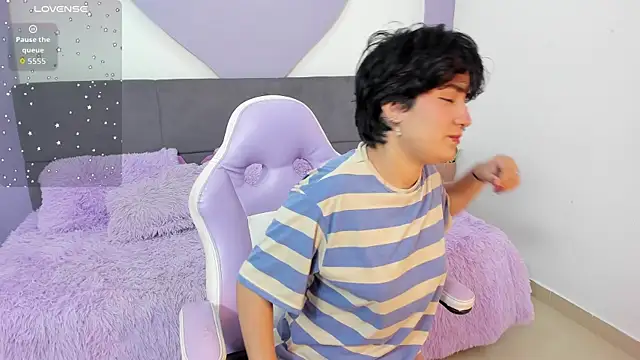 emma cute7 online show from April 2, 9:51 am