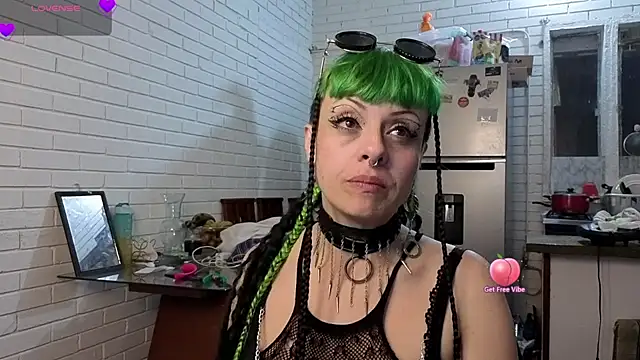 freyaa sorcerees online show from October 3, 2:38 am