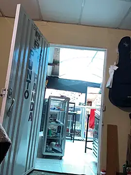 Snapshot of val_zx chatting on September 24, 6:40 pm val zx online show from September 24, 6:40 pm