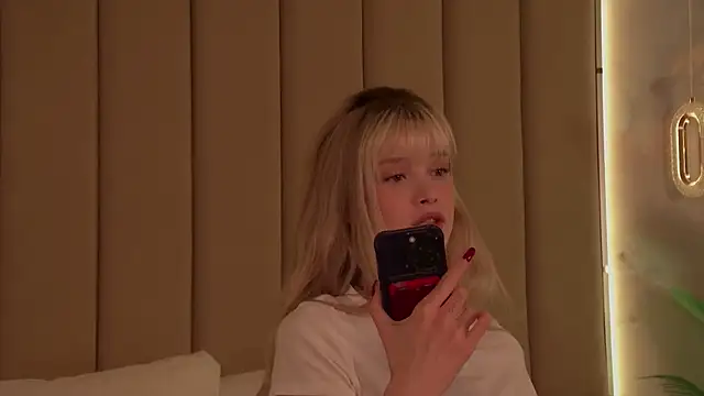 BellaSecrett online show from November 28, 4:15 am