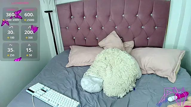 charlotte walker1 online show from November 3, 4:55 pm