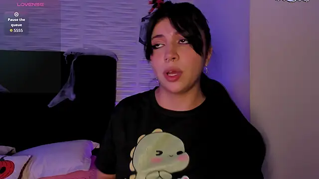 Melody Black  online show from October 25, 8:59 pm