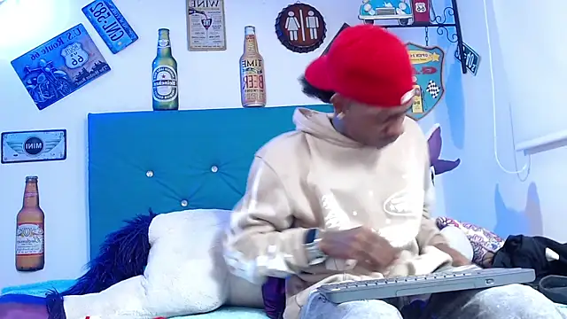 lili roussi online show from January 13, 10:58 pm