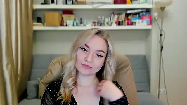 Kara Smith  online show from November 9, 12:49 am