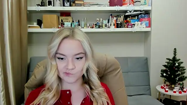 Kara Smith  online show from December 14, 11:10 pm