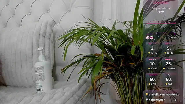 sarah temptation online show from January 17, 10:06 pm