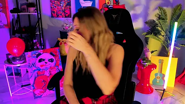 SarahAlluring online show from February 15, 11:53 am