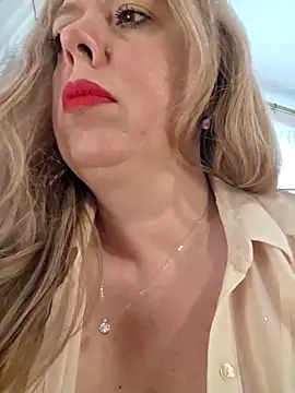 Irina3718 online show from April 20, 1:36 pm