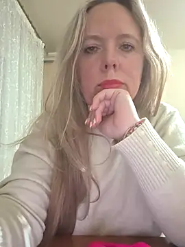 Irina3718 online show from November 26, 6:20 pm