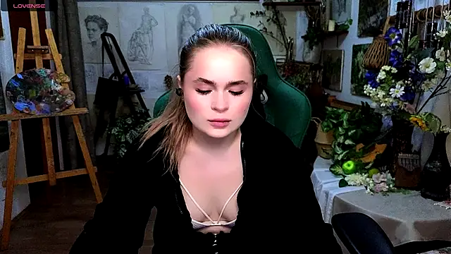 Snapshot of Jessi_Blonde chatting on October 2, 10:09 am Jessi Blonde online show from October 2, 10:09 am