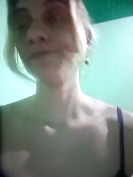 Snapshot of VictoriaLuxe chatting on September 22, 4:00 am VictoriaLuxe online show from September 22, 4:00 am