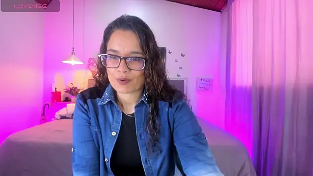 Rose Thompson1 online show from April 17, 1:35 pm