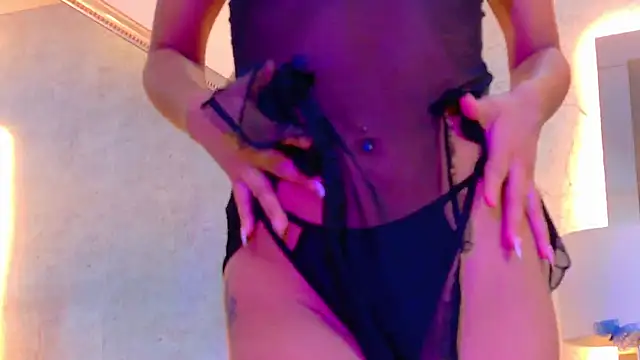 CamilaJohnston online show from December 18, 9:52 pm