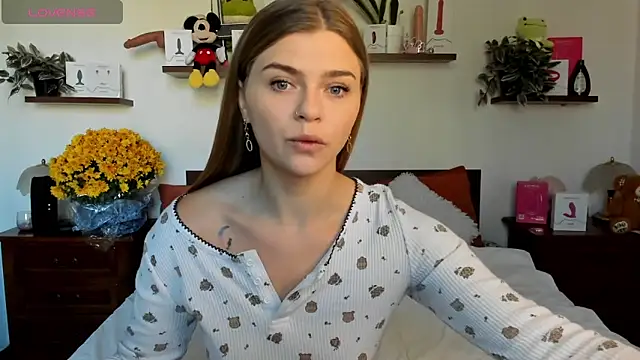 HaleyReedme online show from November 4, 7:57 am