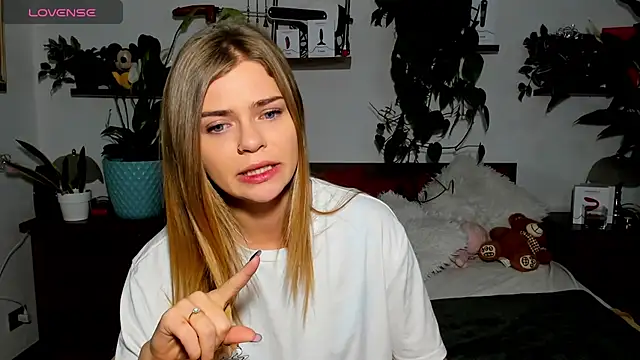 HaleyReedme online show from November 23, 8:38 am