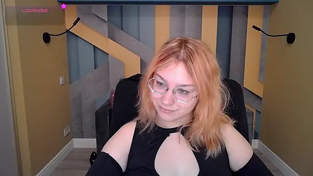 AngelinaLow online show from December 1, 12:30 pm