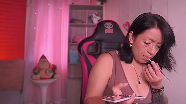 Madison Mayer online show from October 3, 1:16 pm