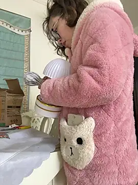 aa520uv online show from March 3, 7:58 am