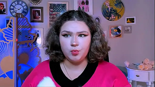 Snapshot of FlorenceAnderson chatting on September 17, 9:29 am FlorenceAnderson online show from September 17, 9:29 am