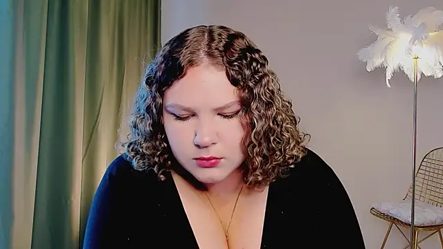Snapshot of FlorenceAnderson chatting on September 18, 9:30 am FlorenceAnderson online show from September 18, 9:30 am