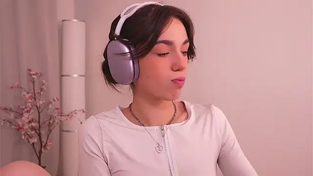 mystica  online show from November 27, 8:50 am