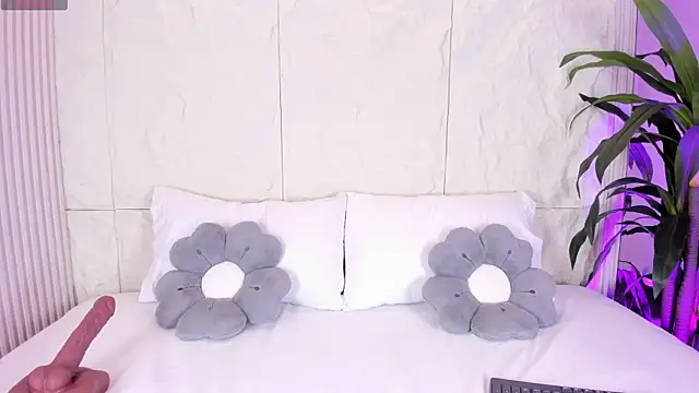LauraCarther online show from May 16, 8:52 pm