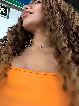 Snapshot of Alyssa_76 chatting on September 13, 4:26 pm Alyssa 76 online show from September 13, 4:26 pm