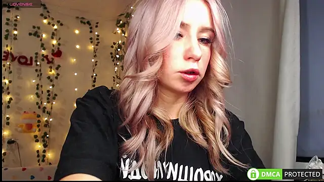 Mia  Kitty online show from September 21, 3:43 pm