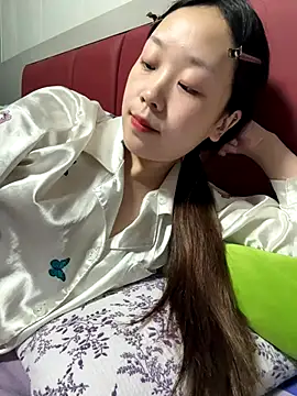 Snapshot of Minnie-66 chatting on October 8, 11:47 am Minnie-66 online show from October 8, 11:47 am