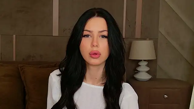 Leya Foxhall online show from September 28, 11:15 am